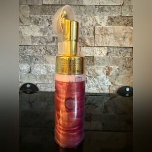 Hydrating Red Lava Foam Facial Cleanser with Collagen and Stem Cell Technology